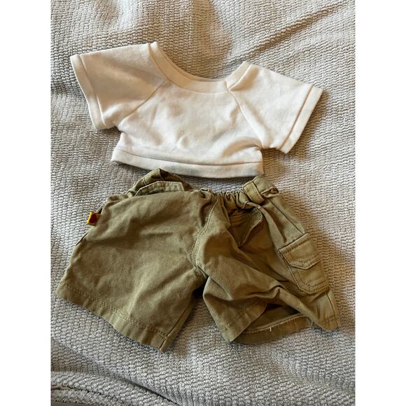 Build A Bear Workshop Cream Shamrock T-Shirt & Cargo Shorts Bear Clothing Set - Picture 2 of 11